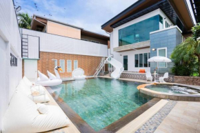SeaLynn Pool Villa Pattaya